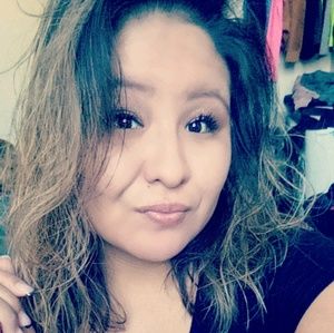 Meet your Posher, Cesca